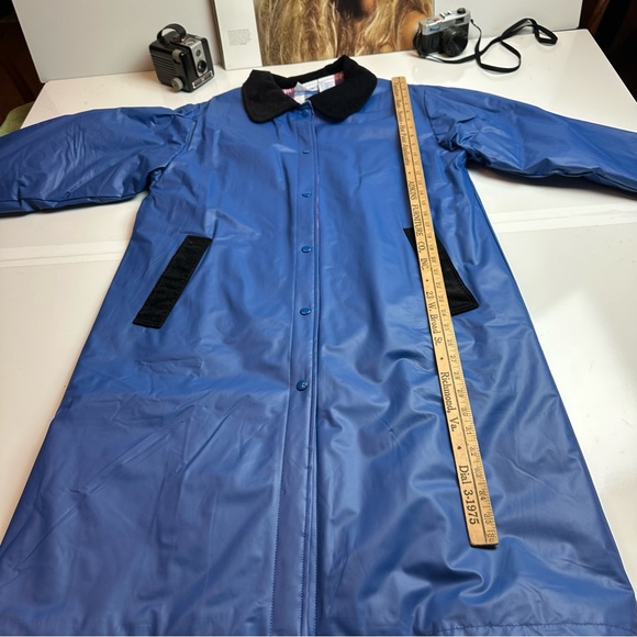 Vintage Plaid-Lined Heritage Raincoat | Blue Slicker · Blair - Picture 4 of 9
